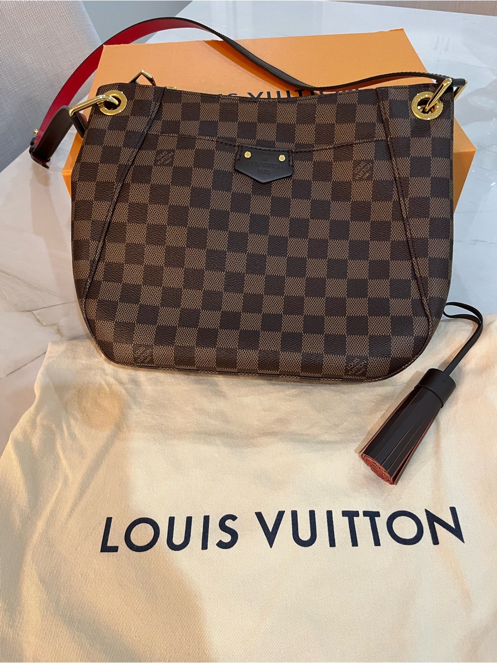 Louis Vuitton Damier Ebene South Bank Besace - Picture 2 of 8